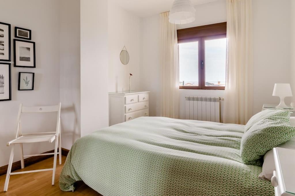 Casa De Las Flores - Apartamento Con Jardin Privado Frente A La Playa De Comillas Dış mekan fotoğraf