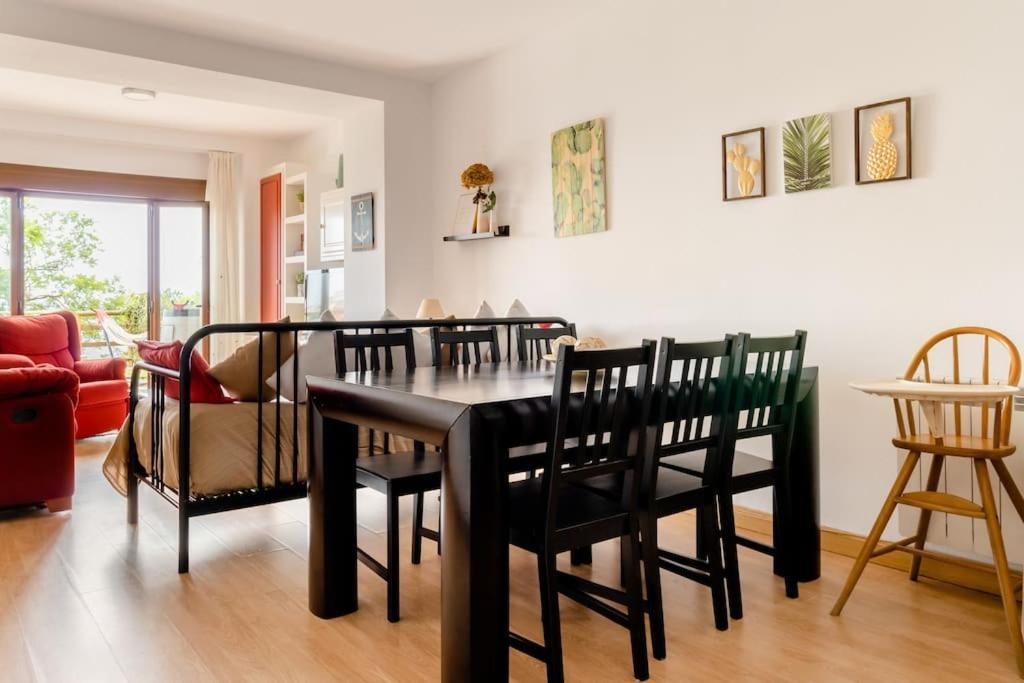 Casa De Las Flores - Apartamento Con Jardin Privado Frente A La Playa De Comillas Dış mekan fotoğraf