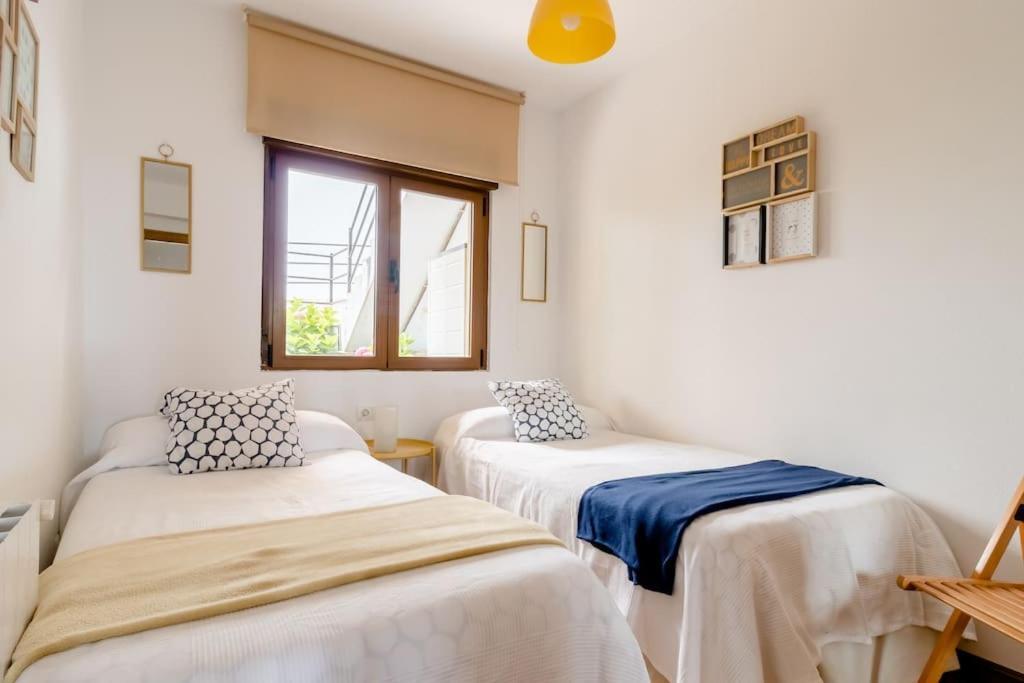 Casa De Las Flores - Apartamento Con Jardin Privado Frente A La Playa De Comillas Dış mekan fotoğraf