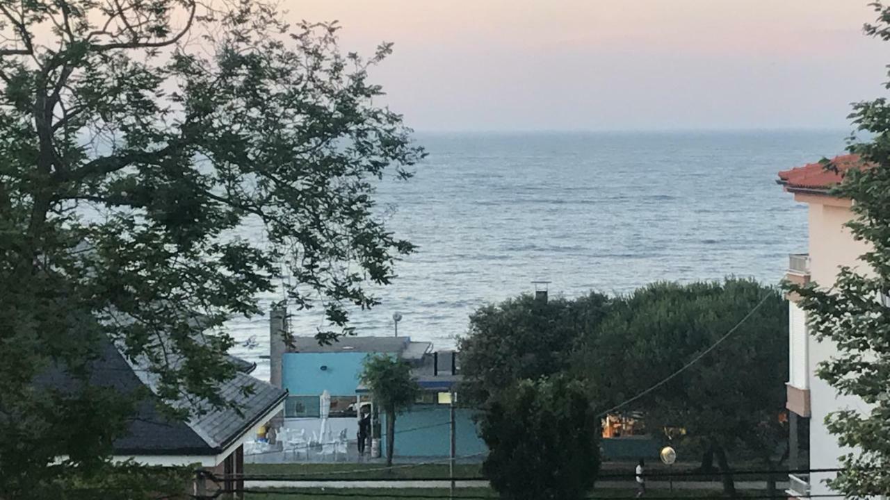 Casa De Las Flores - Apartamento Con Jardin Privado Frente A La Playa De Comillas Dış mekan fotoğraf