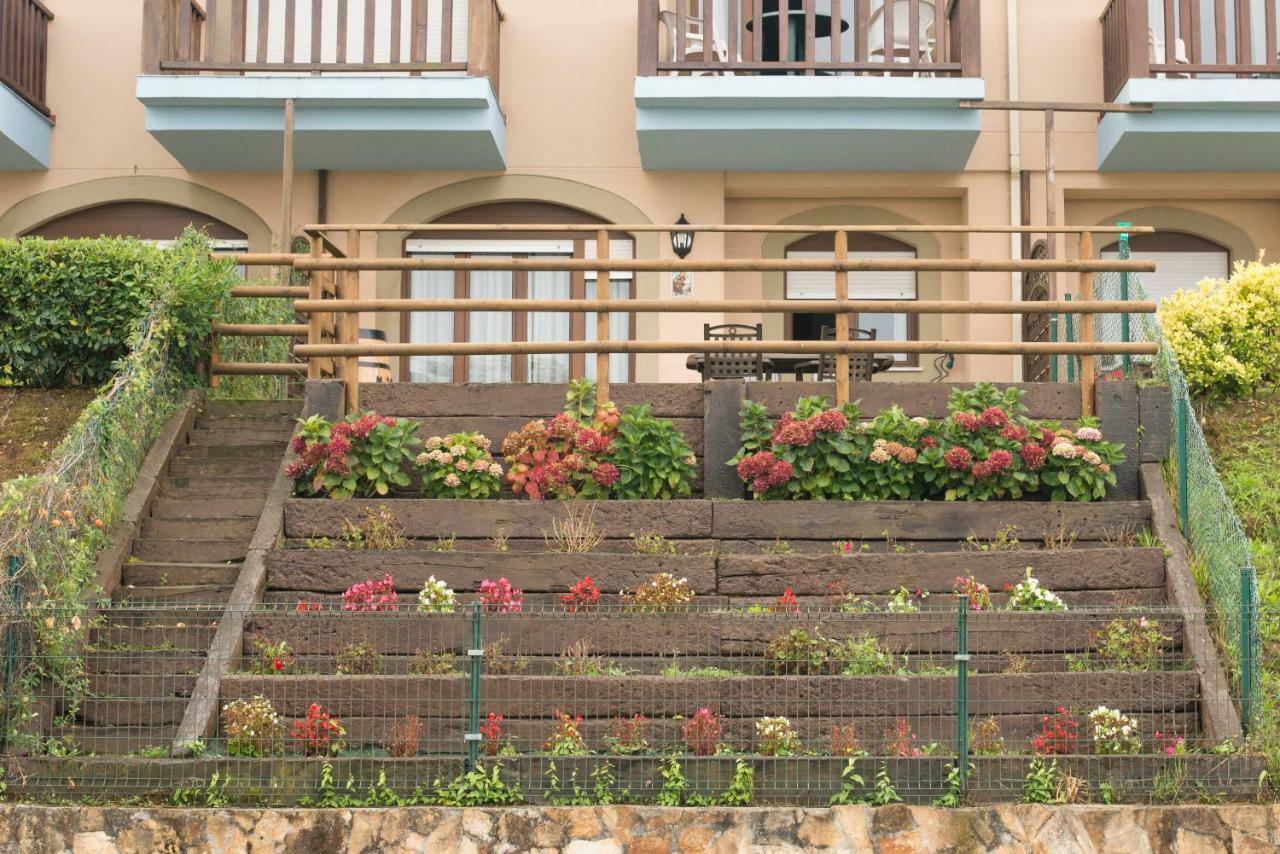 Casa De Las Flores - Apartamento Con Jardin Privado Frente A La Playa De Comillas Dış mekan fotoğraf