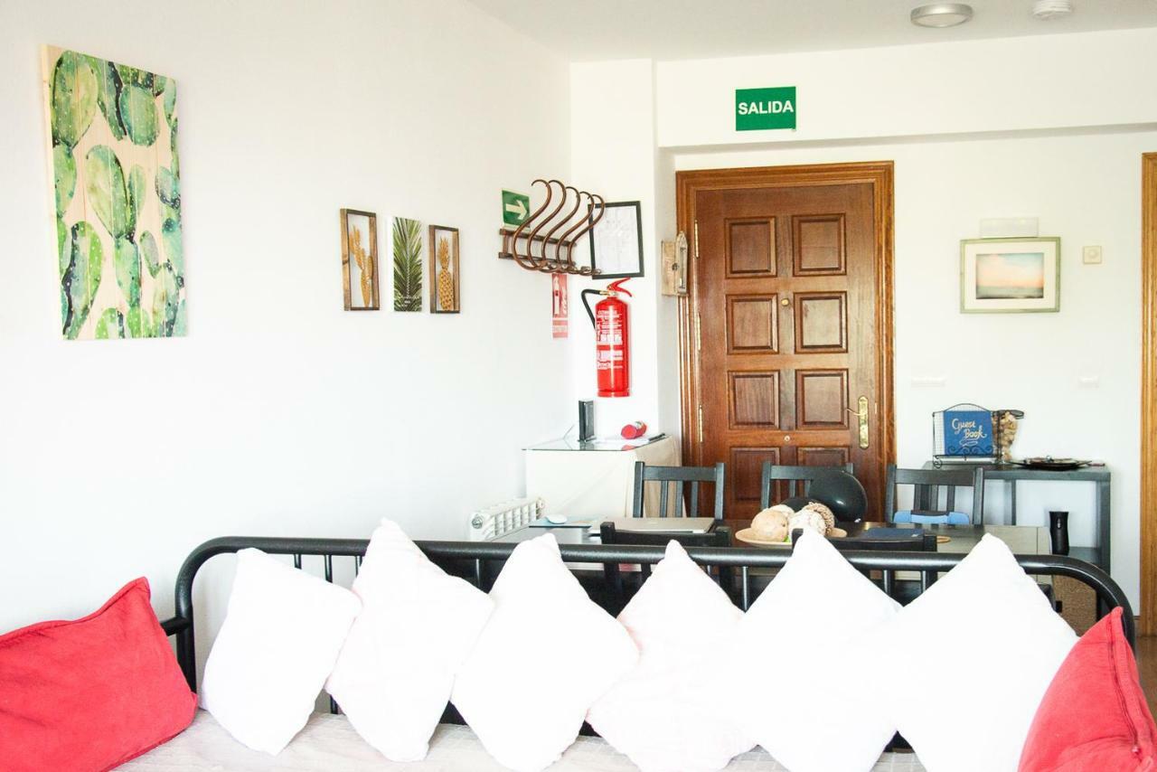 Casa De Las Flores - Apartamento Con Jardin Privado Frente A La Playa De Comillas Dış mekan fotoğraf